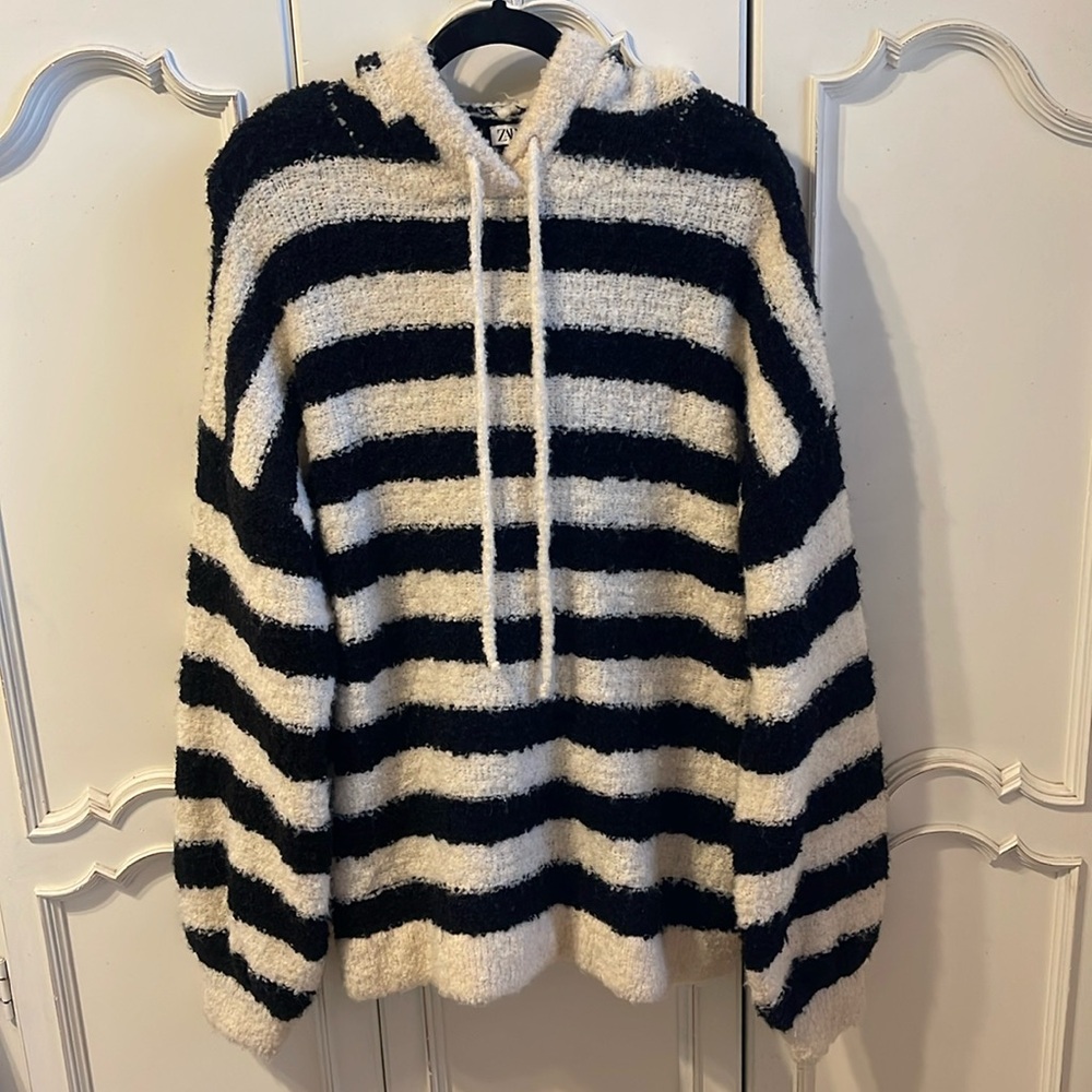 Zara Sweater size M-L
